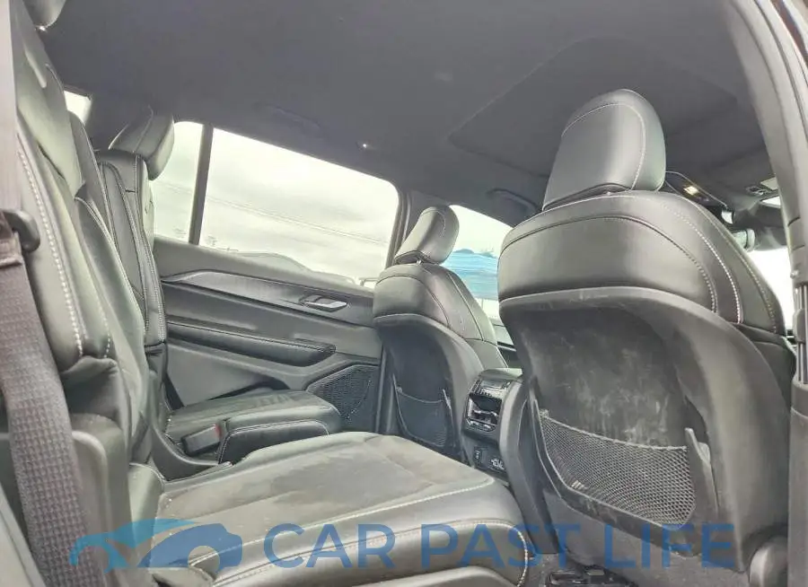 1C4RJKAG9P8899206# 11
