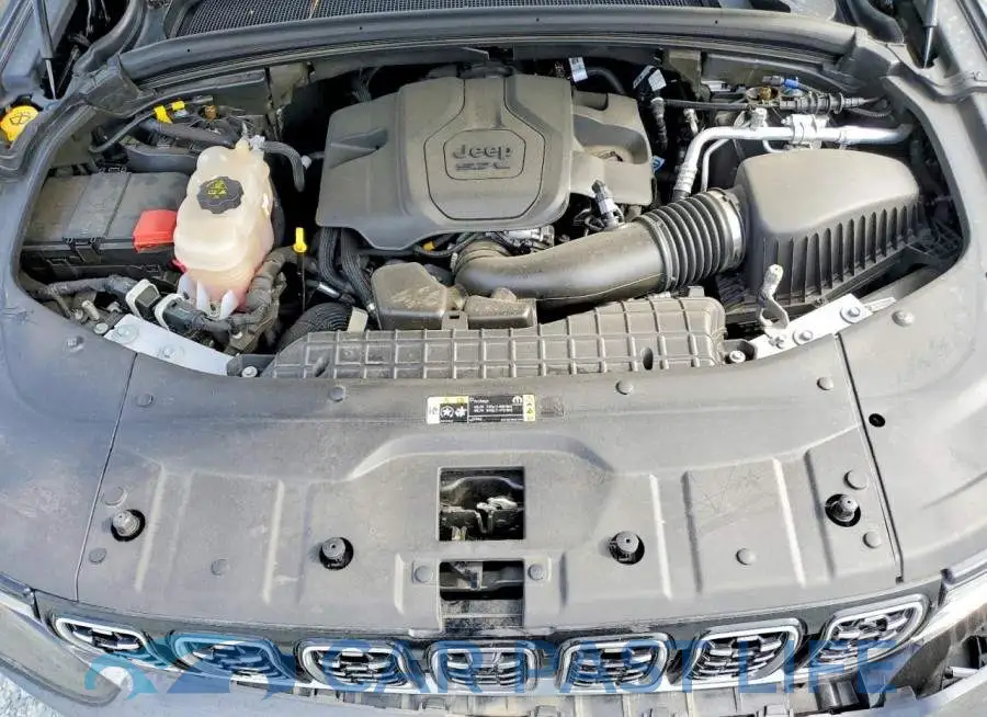 1C4RJKET5N8582477# 11