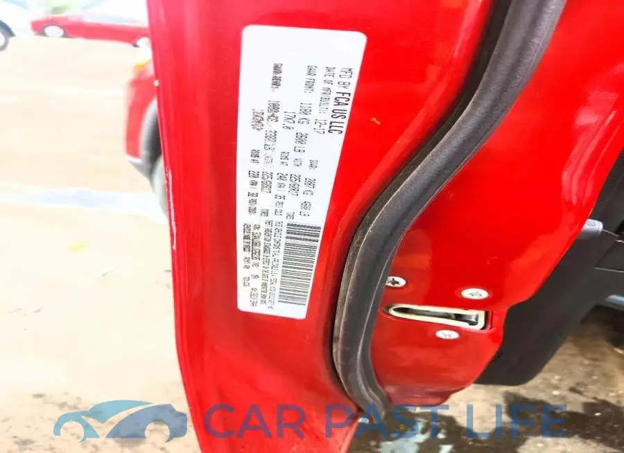 3C4NJDBB1JT262185# 12