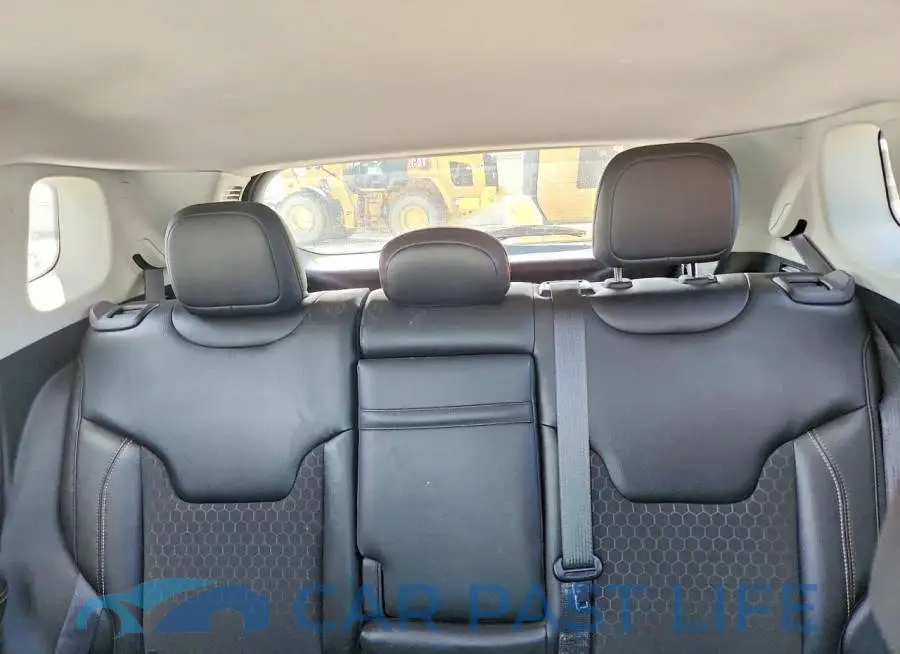 3C4NJDBB8JT168174# 10