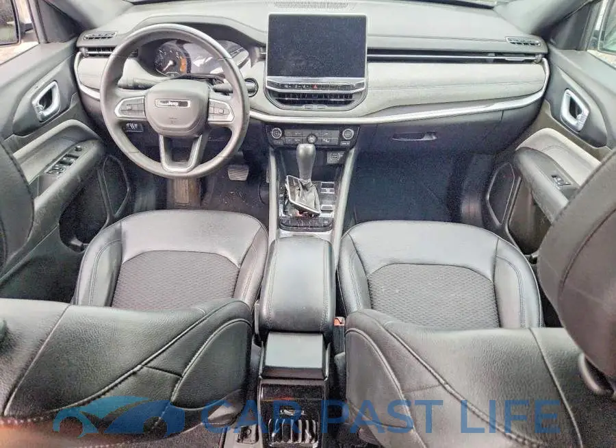 3C4NJDBN8RT100527# 8