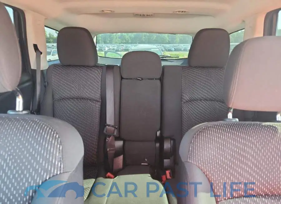 3C4PDCAB8HT562490# 10