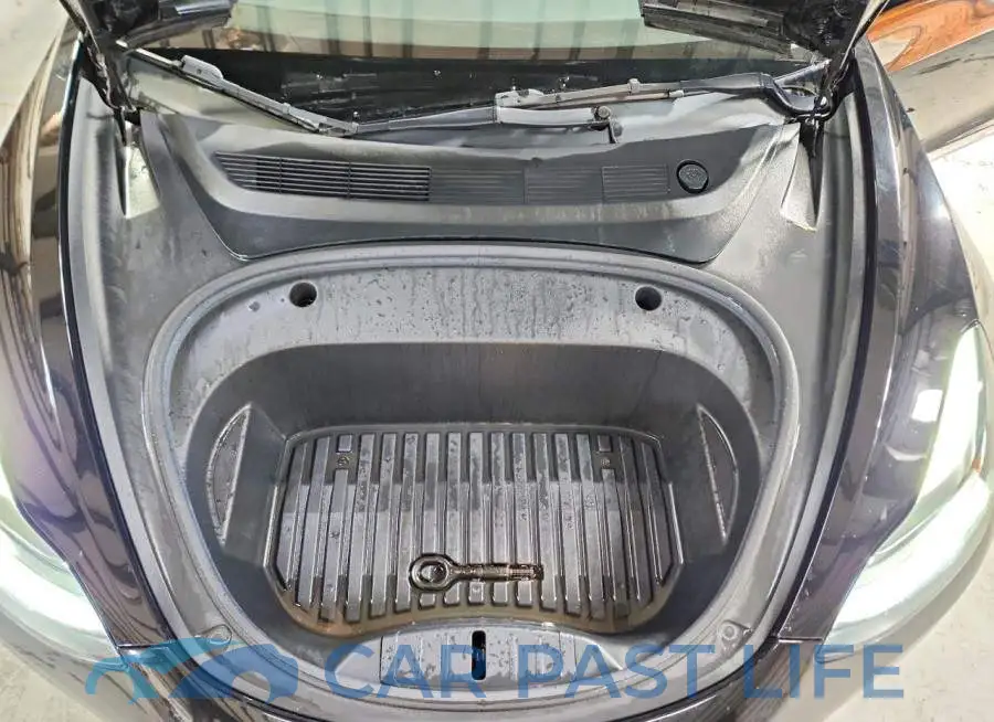 5YJ3E1EA9NF286199# 11