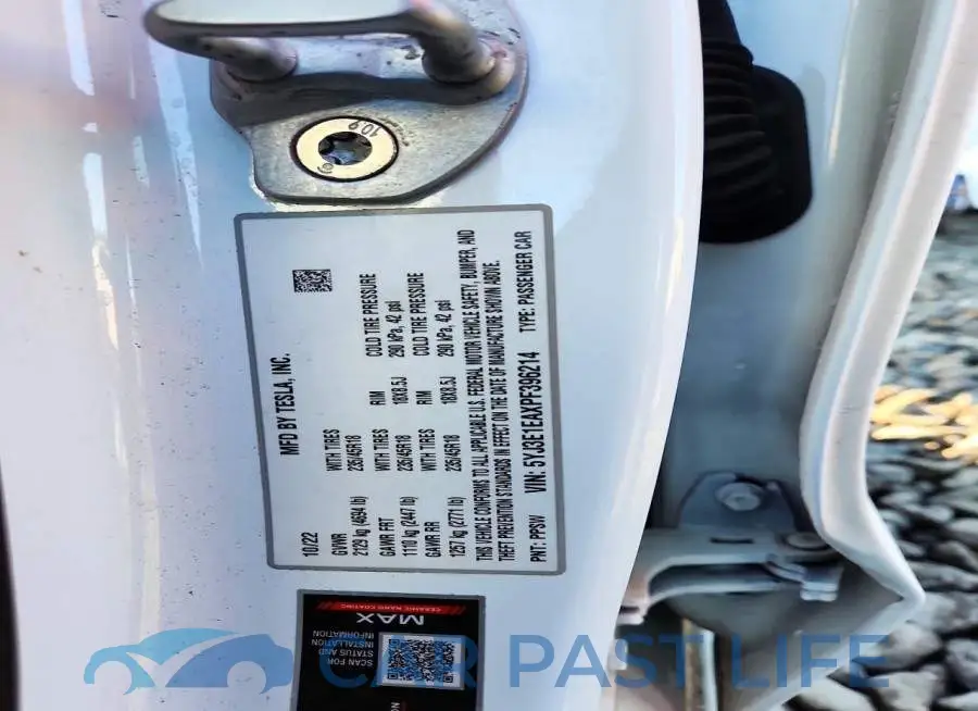 5YJ3E1EAXPF396214# 12