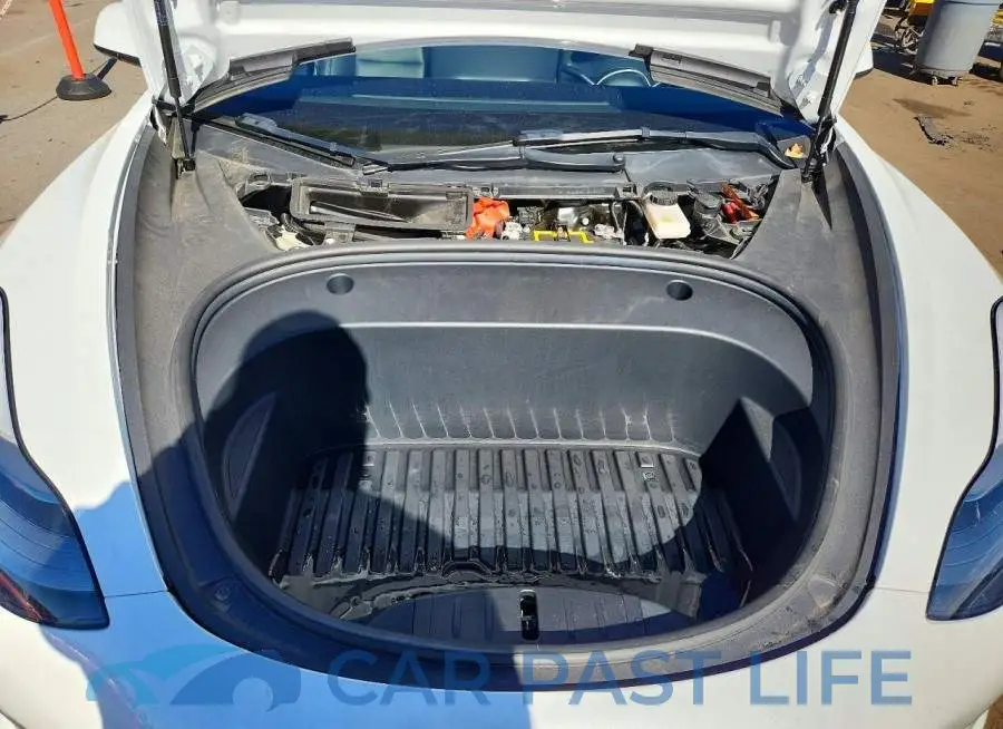 5YJ3E1EB0NF107489# 12