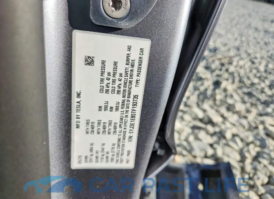 5YJ3E1EB5TF193735# 13