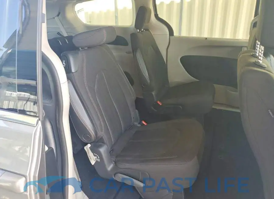 2C4RC1FG8LR128909# 11