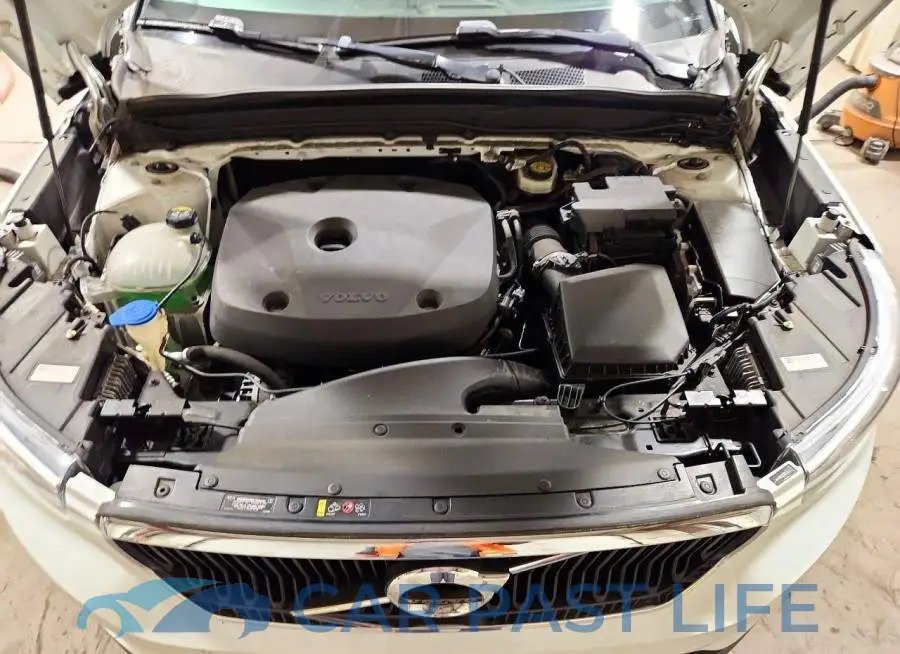 YV4162UK4M2399142# 11