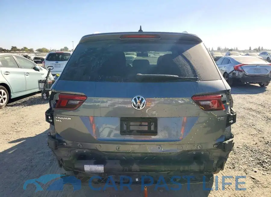 3VV3B7AX1JM158987# 6