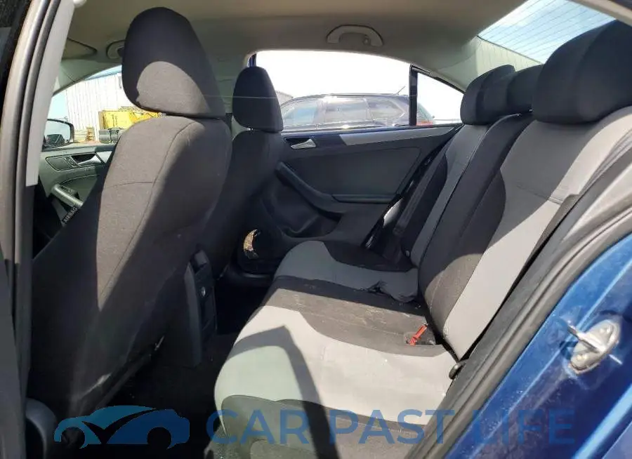 3VW2B7AJ4JM225553# 10