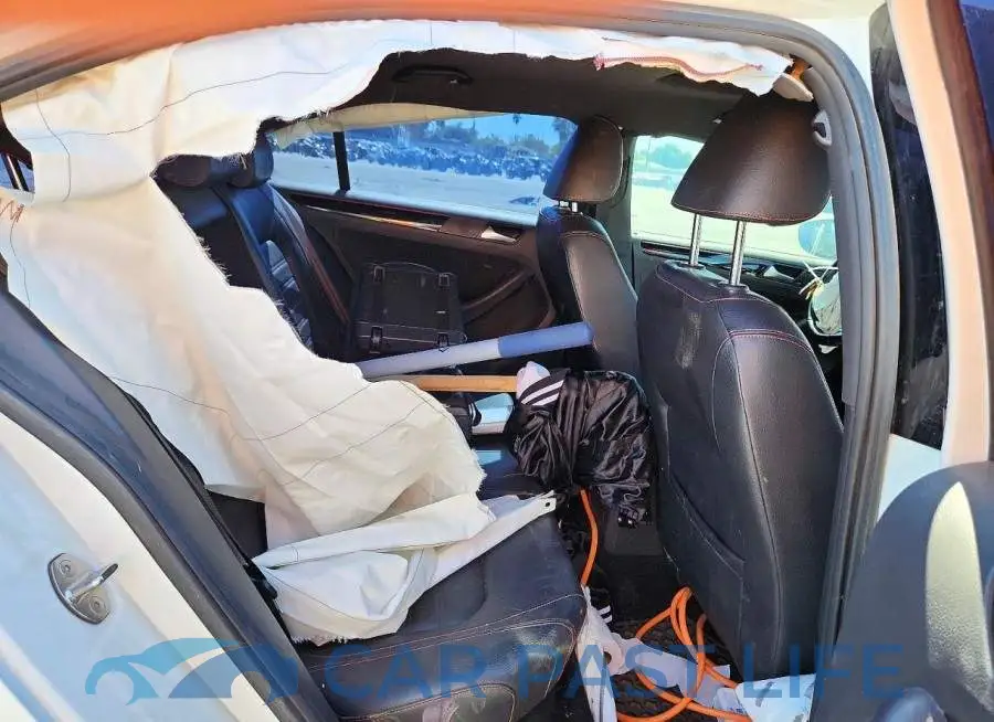 3VW4T7AJXHM283215# 10