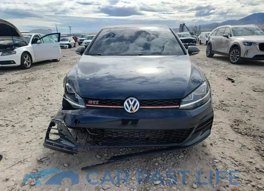 3VW5T7AU7MM008488# 5