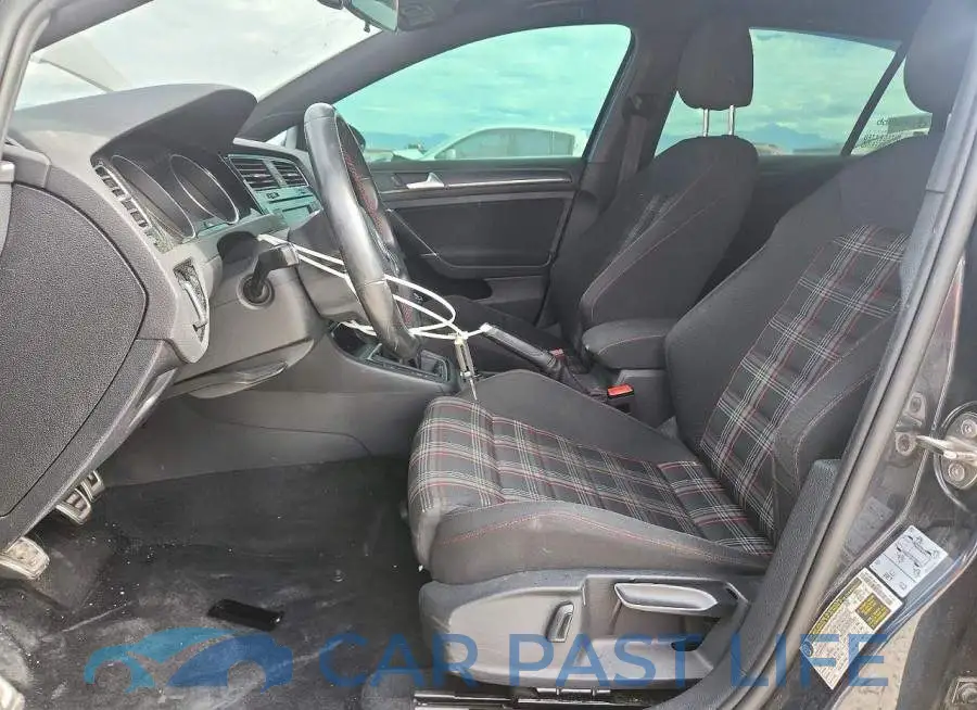 3VW5T7AU7MM008488# 7