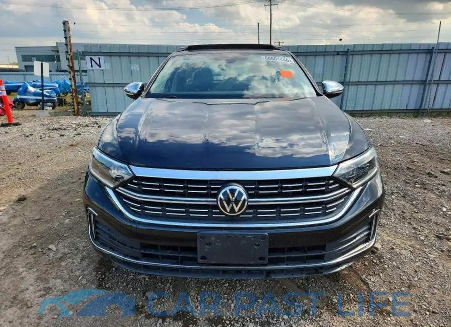 3VWGM7BU3RM009133# 5