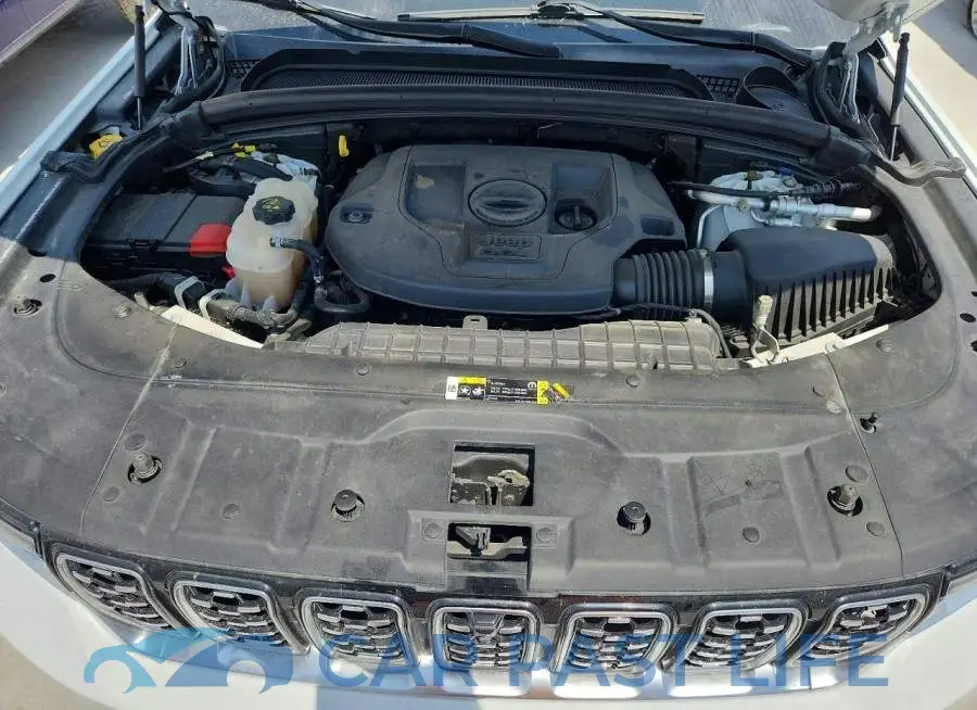 1C4RJHEG8P8810397# 11