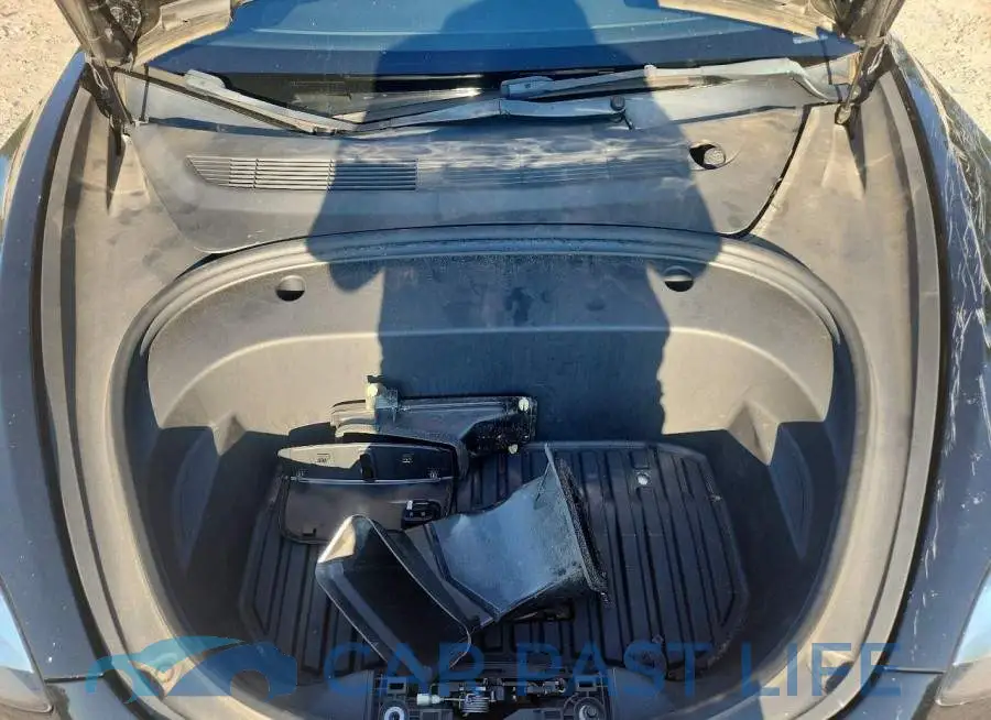 5YJ3E1EB7NF258815# 11