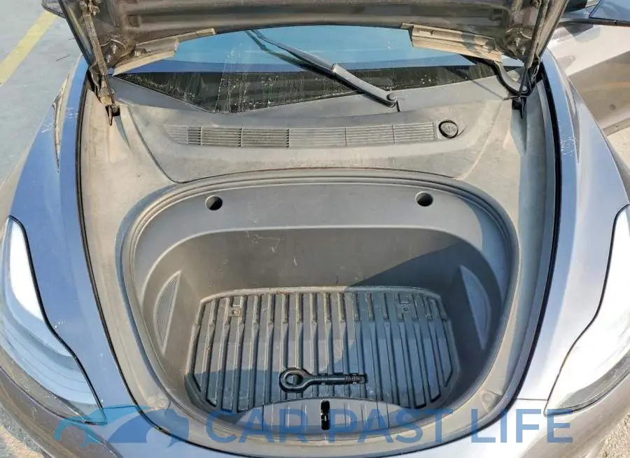 5YJ3E1EB8NF160568# 11