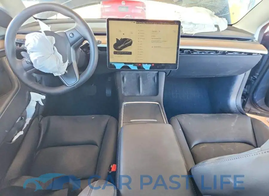 5YJ3E1EB8NF299390# 8