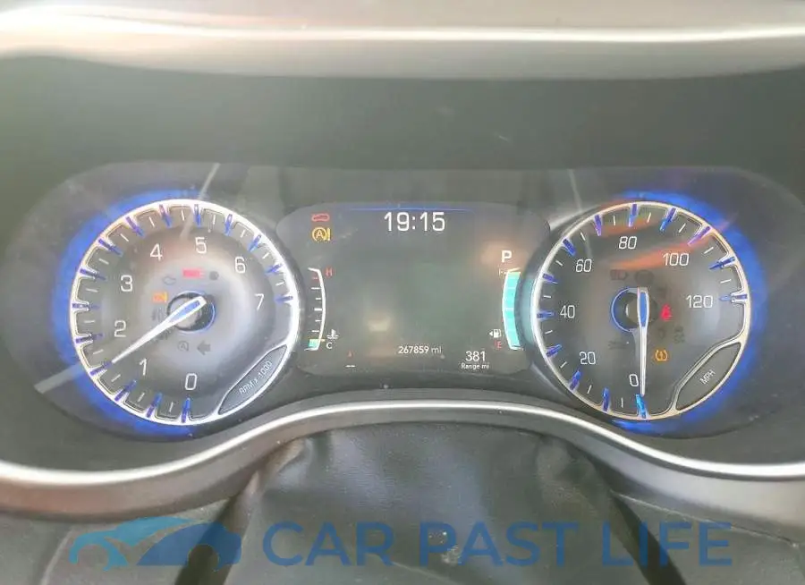 2C4RC1BGXNR111358# 9