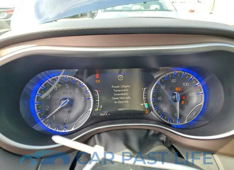 2C4RC1EG4HR579439# 9