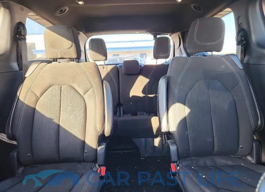 2C4RC1FG8JR332686# 10