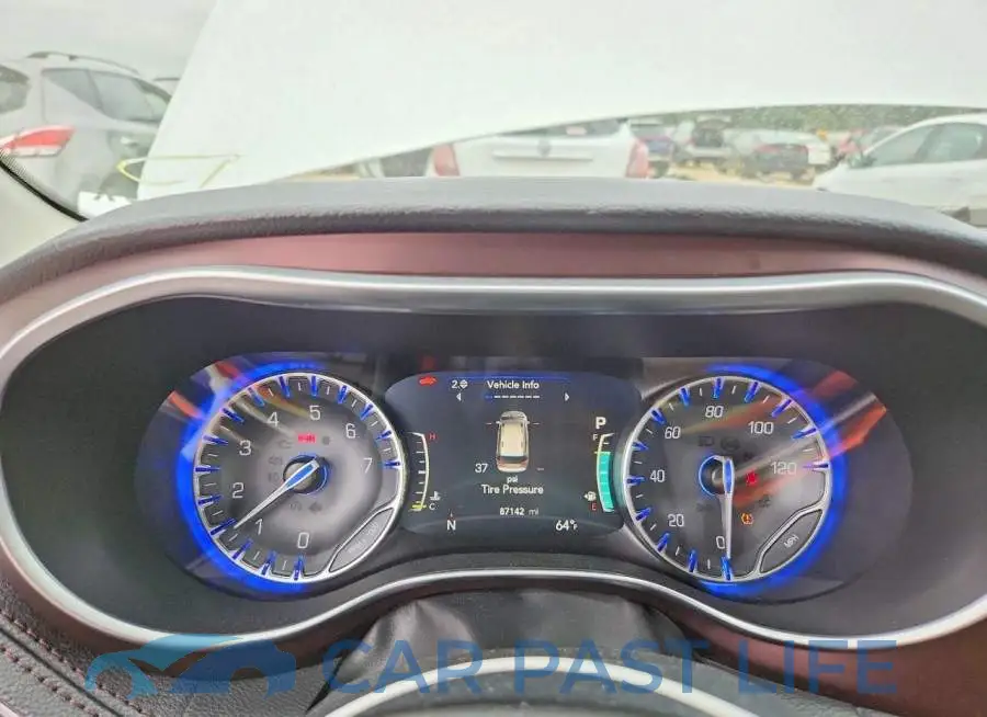 2C4RC1GG5JR125333# 9