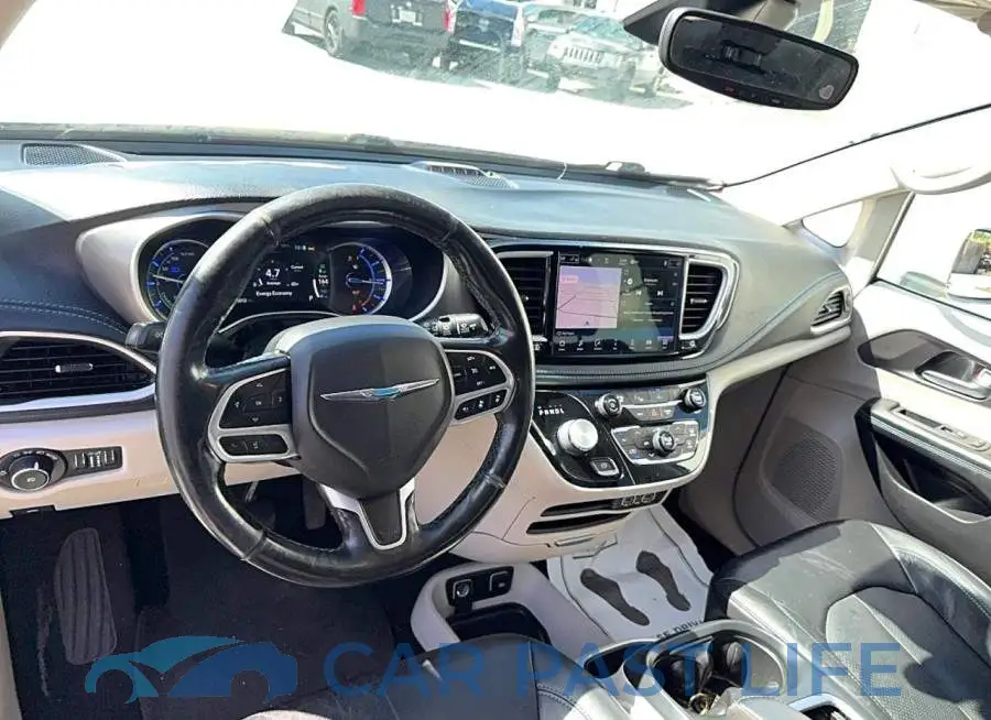 2C4RC1L76MR590102# 9