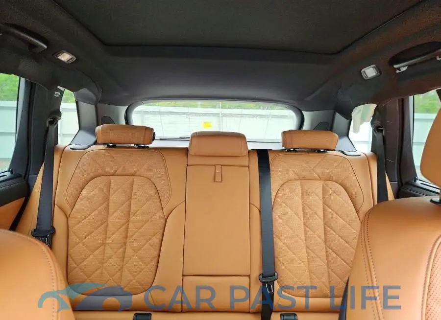 5UX23EU06T9485895# 10