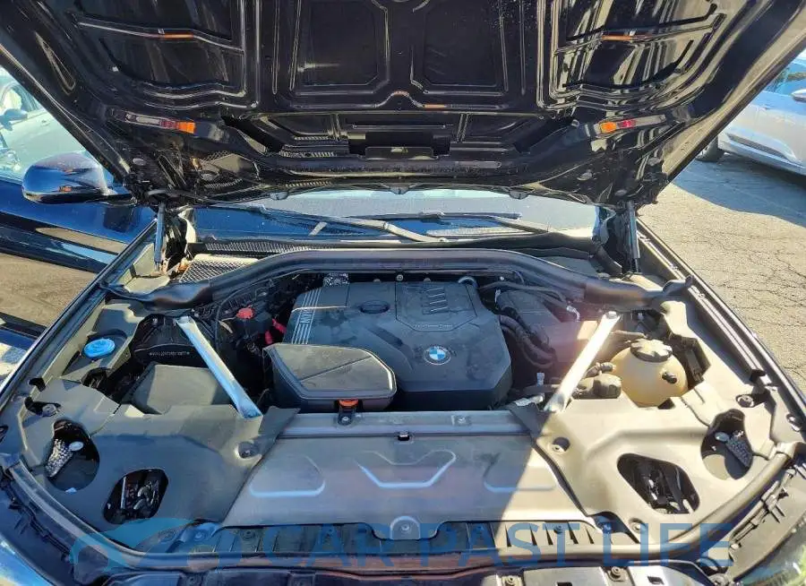 5UX43DP04R9V10977# 12