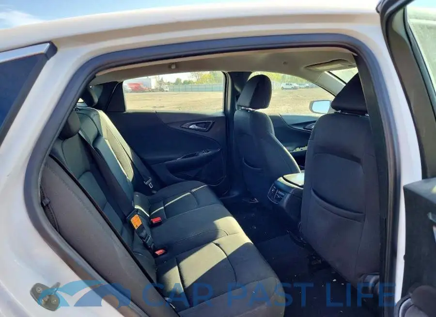 1G1ZD5ST3JF246080# 10
