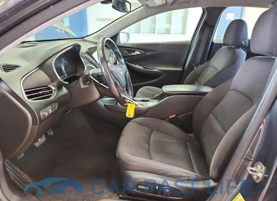 1G1ZD5ST8JF104114# 7