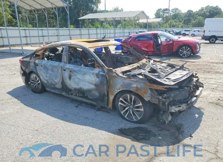 1HGCV3F4XKA013377# 4