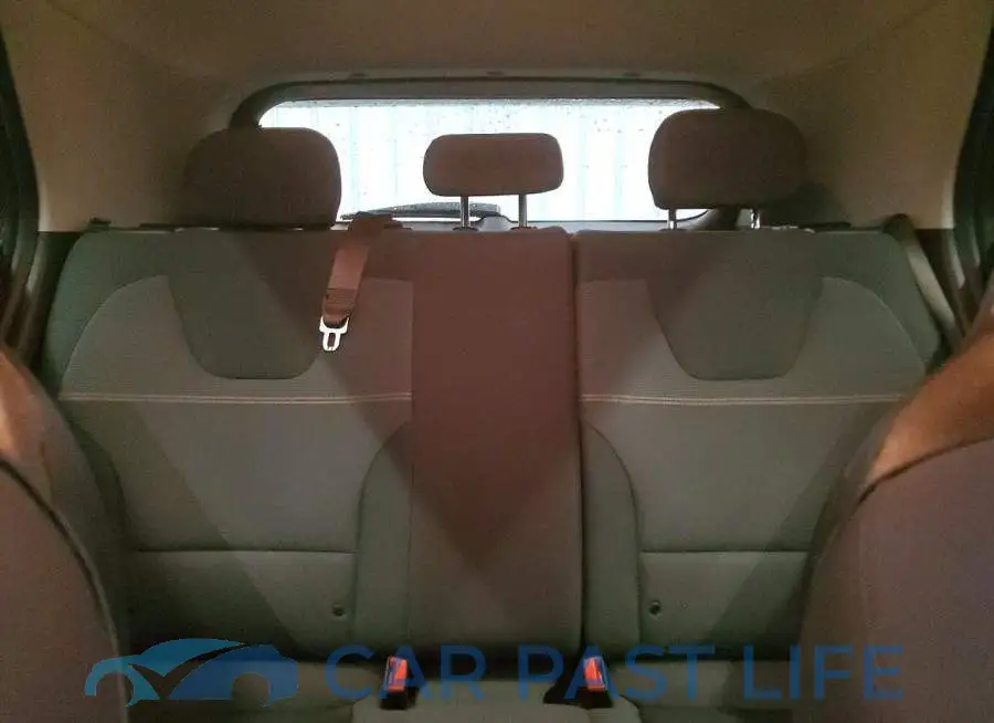KNDCP3LE7T5335703# 10