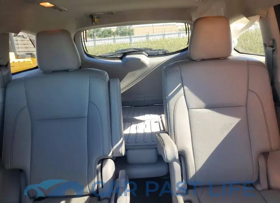 5TDJZRFH3JS863059# 10