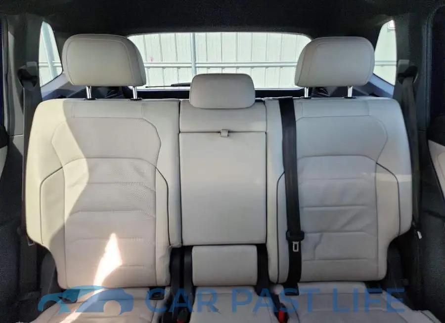 3VV4B7AX2RM018043# 10