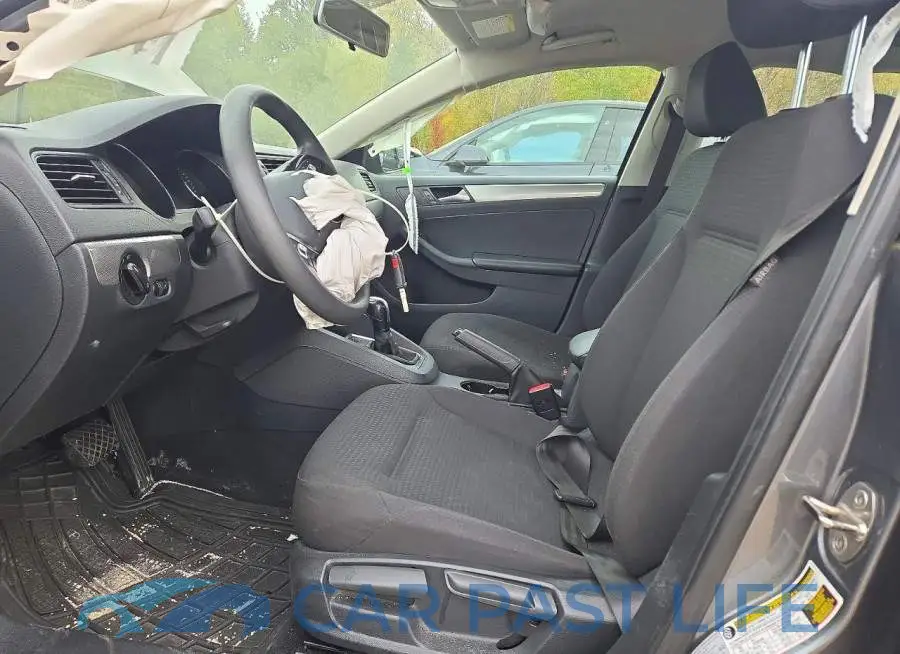 3VW2B7AJ8HM206854# 7