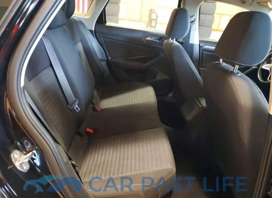 3VW5M7BU2RM010491# 10