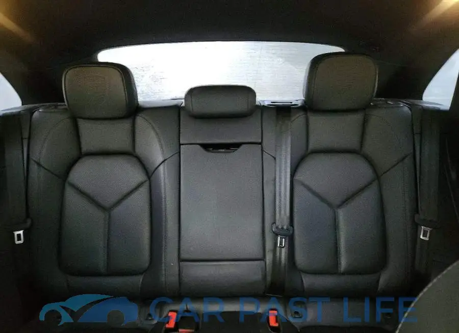 WP1AA2A54KLB06586# 10