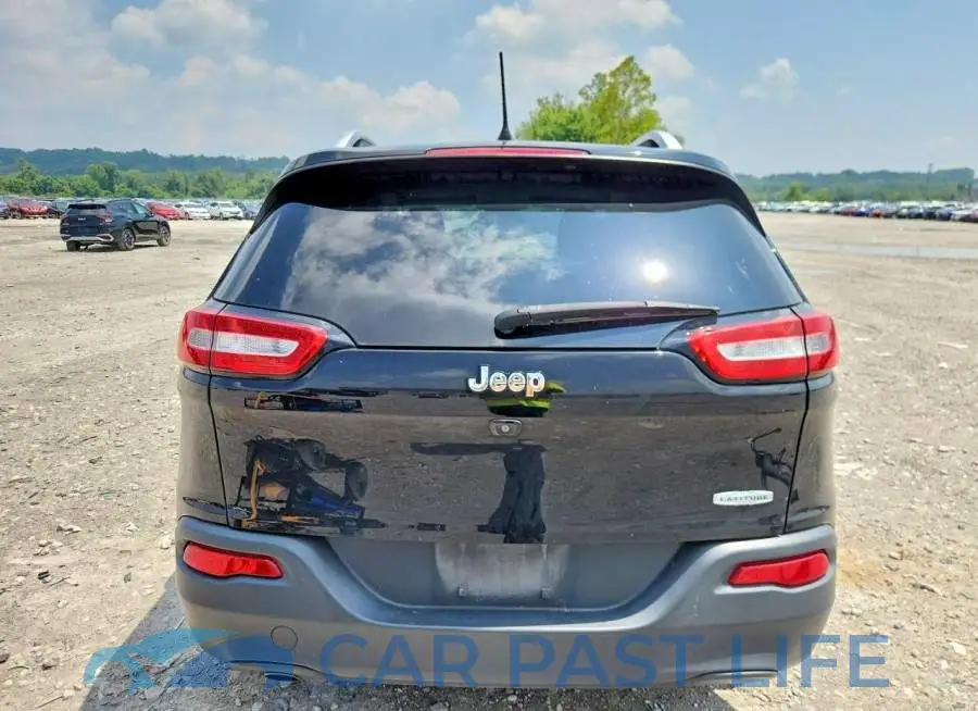 1C4PJLCB0JD596733# 6