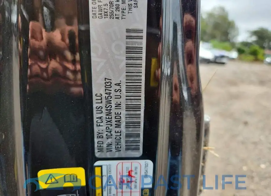 1C4PJXEN4SW547037# 13