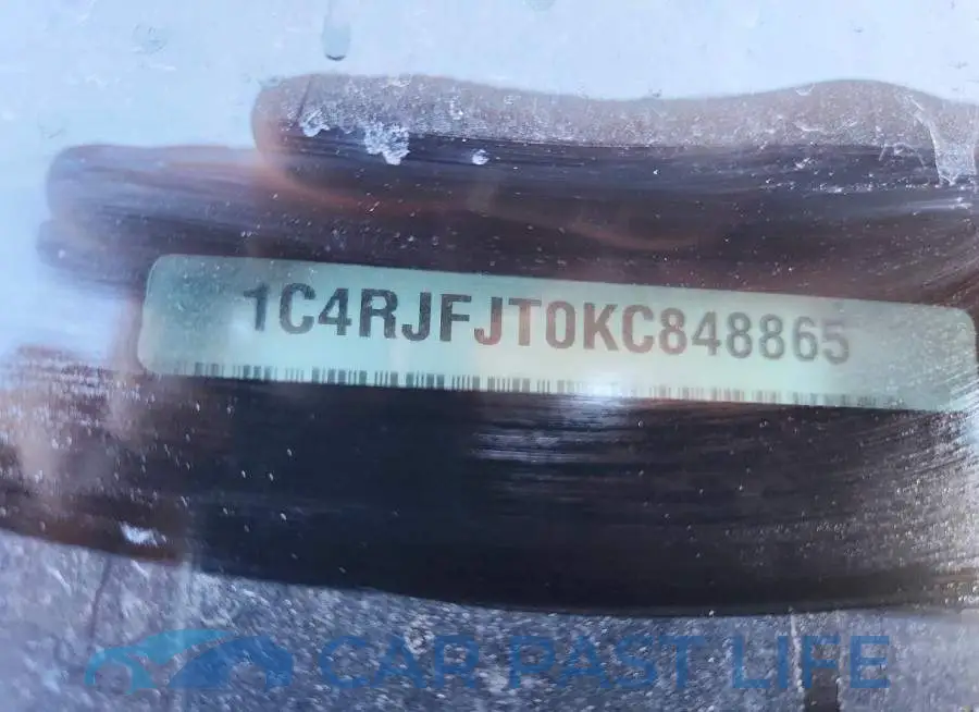 1C4RJFJT0KC848865# 14
