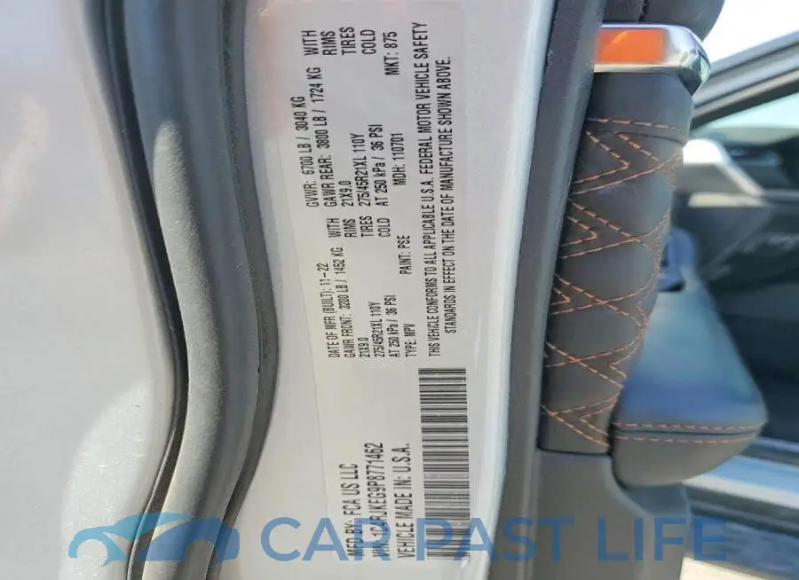 1C4RJKEG9P8771462# 14