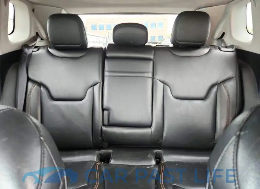 3C4NJDCB6JT163229# 10