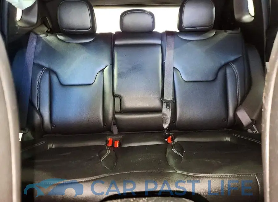3C4NJDCN4ST619594# 10