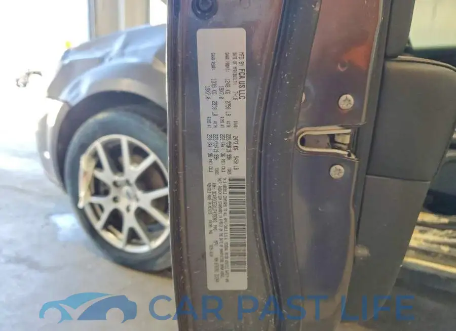 3C4PDCEGXJT439303# 12