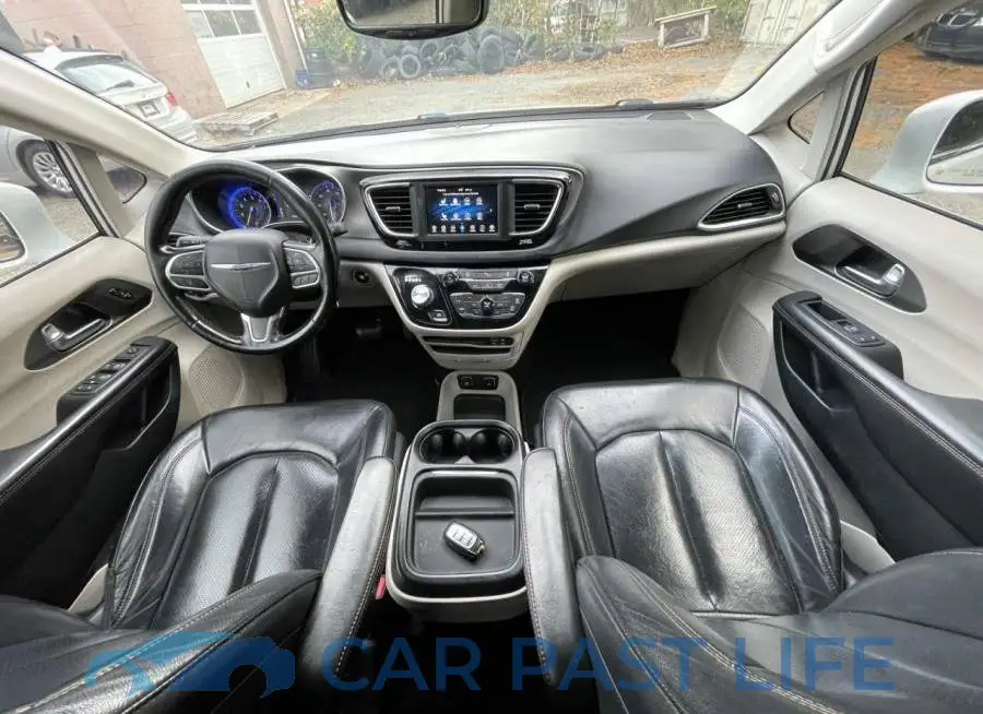 2C4RC1BG4LR157281# 9