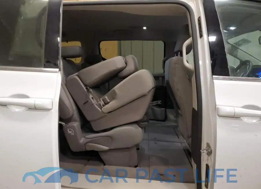 2C4RC1CGXHR599195# 11
