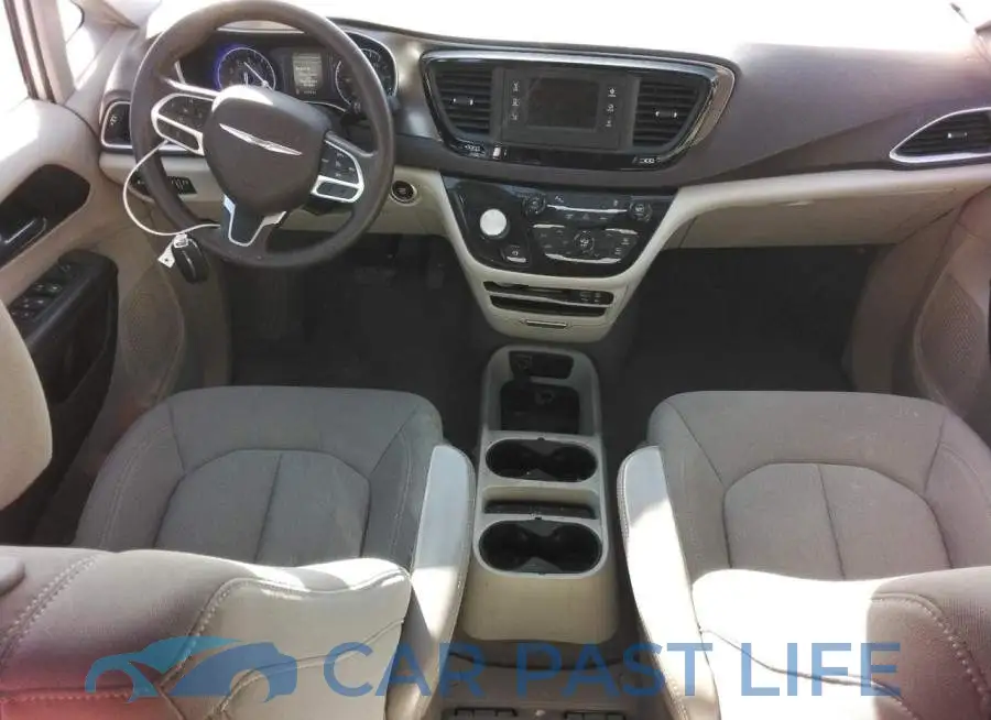 2C4RC1CGXHR599195# 8