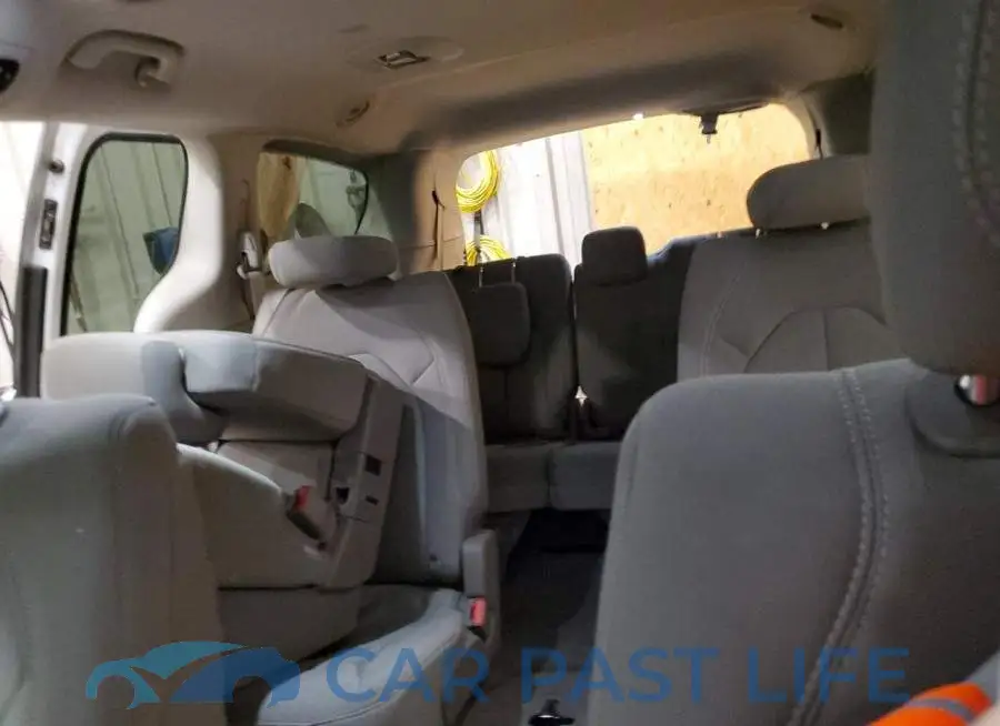 2C4RC1CGXHR599195# 10