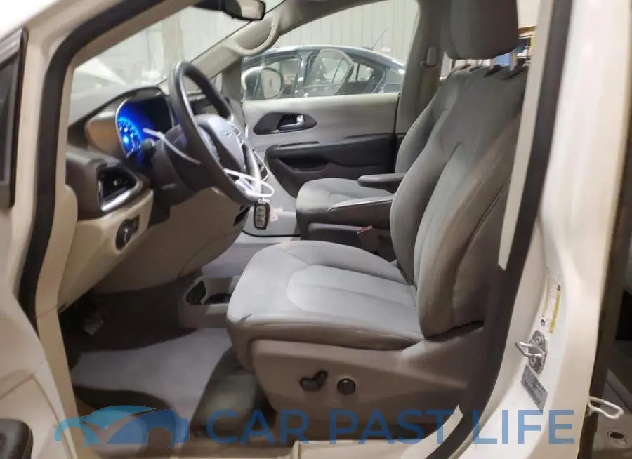 2C4RC1CGXHR599195# 7